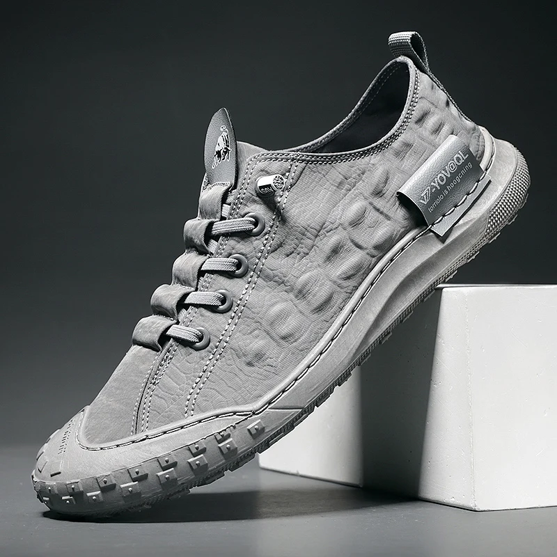 

New Arrival 2020 Soft Comfortable Men Vulcanize Shoes Non-slip Replica Shoes Cheap Rubber Shoes Classic Fashion Sneakers Men