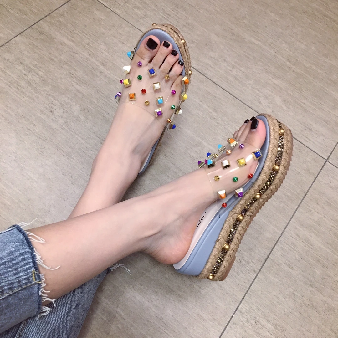 

Thick-soled slope heel slippers summer 2021 new Korean fashion all-match colorful rivet ladies sandals can be worn outside