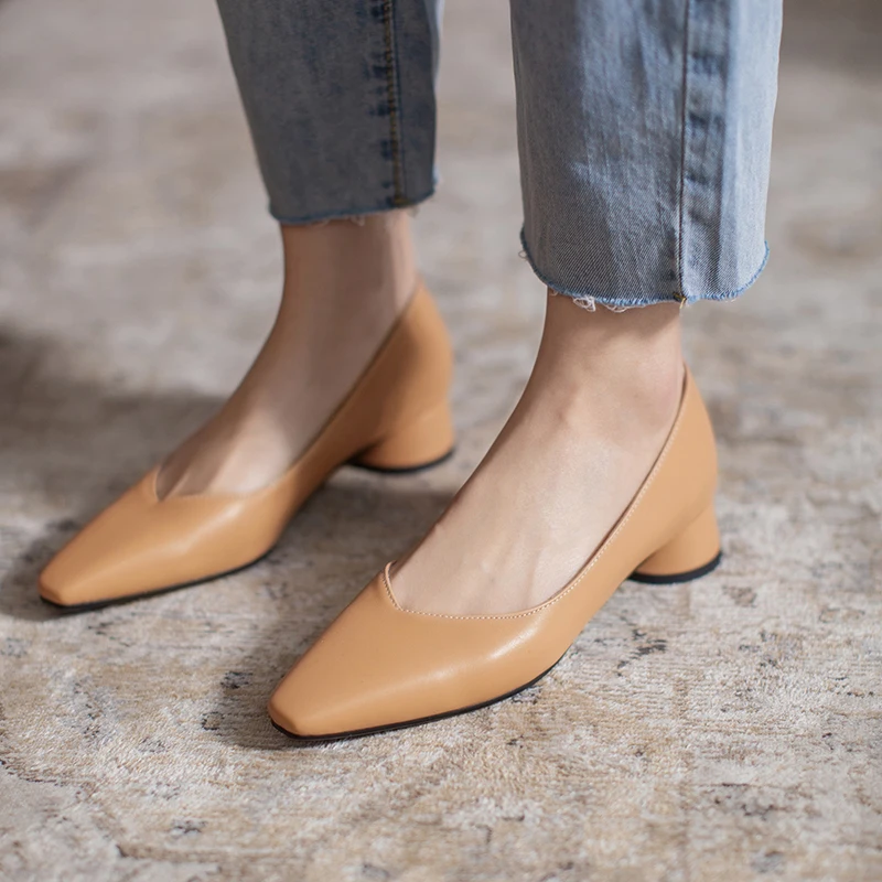 Туфли-лодочки женские на низком каблуке классические повседневные элегантные