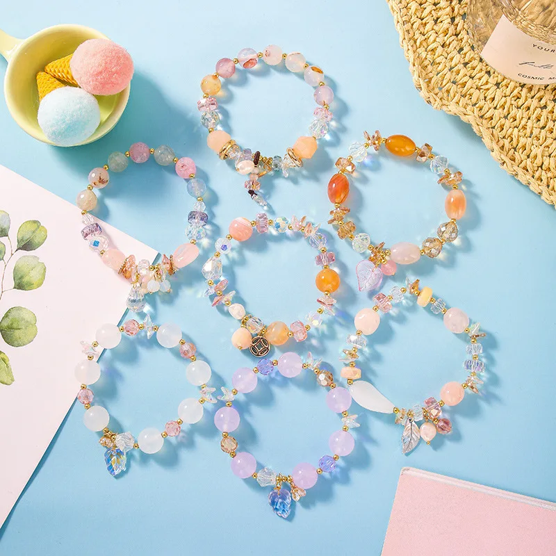 Женский браслет с кристаллами из натурального камня в богемном стиле