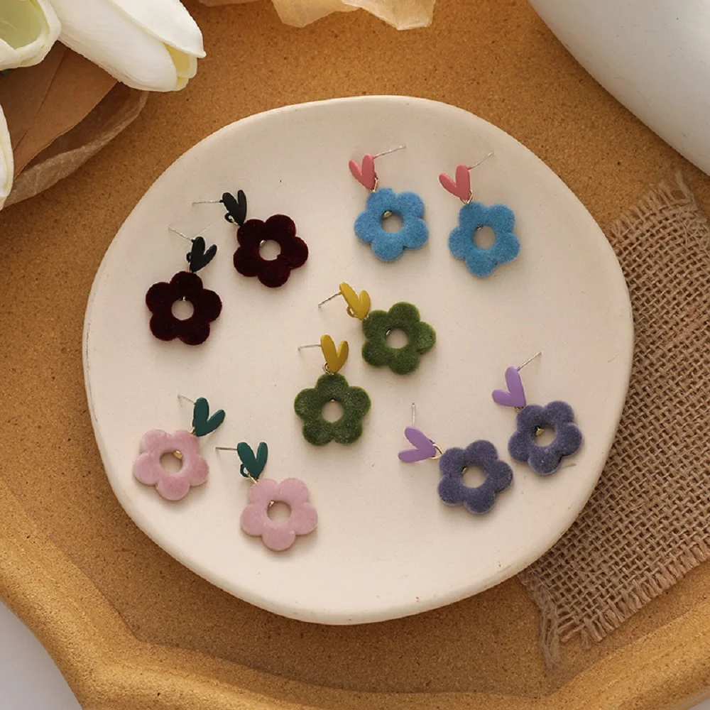 Женские бархатные серьги-подвески с цветами и сердечками | Украшения аксессуары