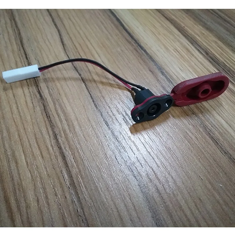 Зарядное устройство для аккумулятора скутера XIAOMI M365 силиконовая крышка