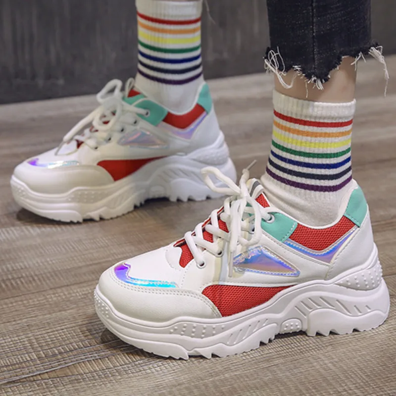 Кроссовки женские на платформе Дышащие Модные массивные с лазерным рисунком