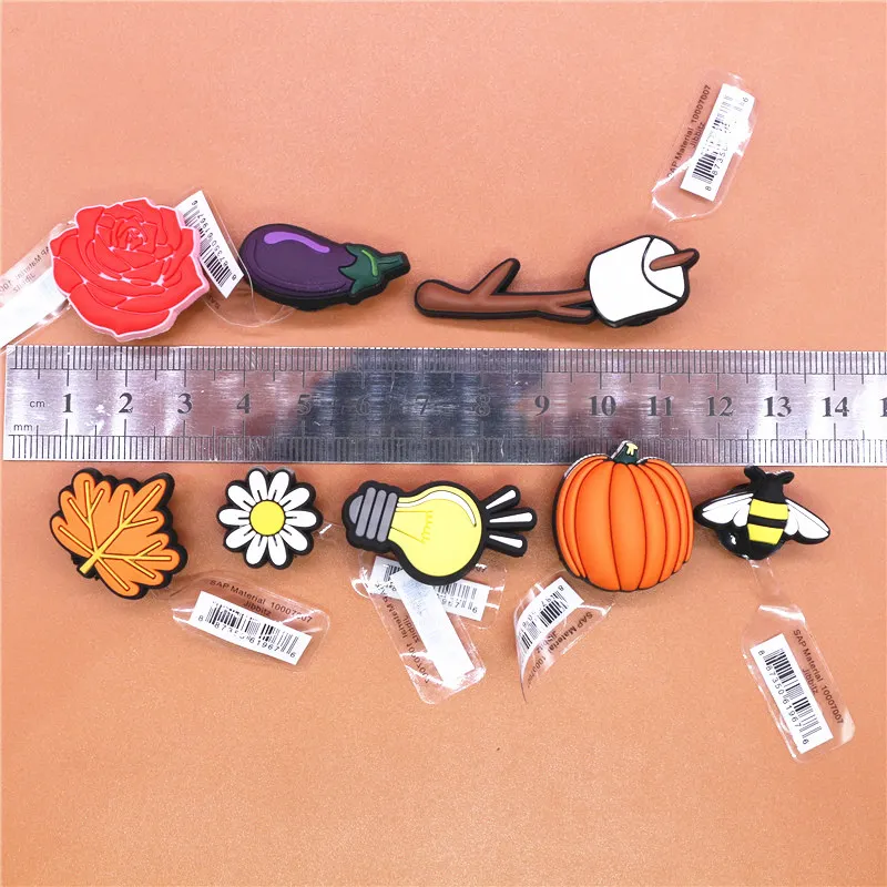 Novel Cute PVC Shoe Charms Accessories Eggplant Daisy Bee Flower Shoes Buckle Decorations fit Croc JIBZ Kids X-mas Party Gifts