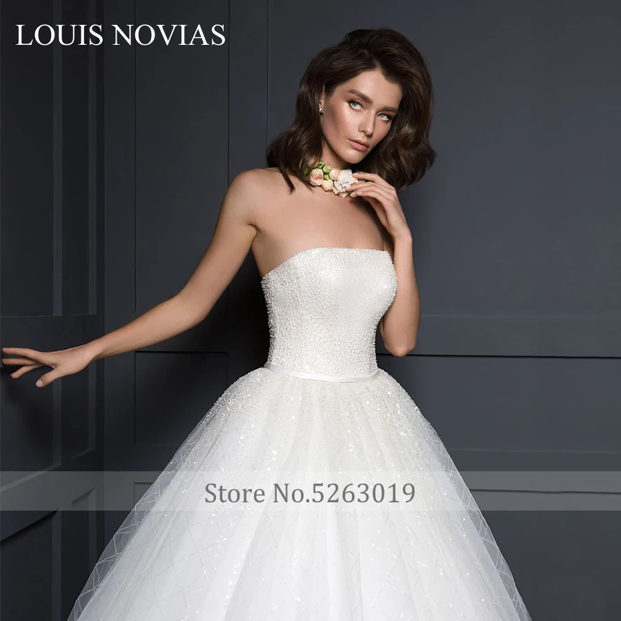 Простое свадебное платье Louis Novias ТРАПЕЦИЕВИДНОЕ без рукавов с ремнем из бисера и