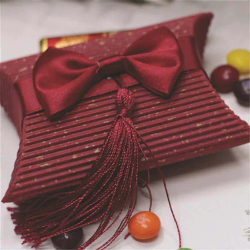 

200pcs Retro European Candy Boxes Creative Retro Kraft Paper Pillow Candy Box with Rope Birthday Gift Box