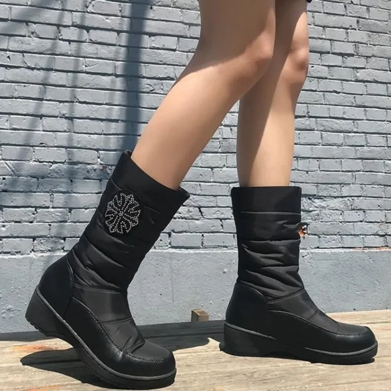 

Новинка Осень-зима 2021, корейские водонепроницаемые Нескользящие женские зимние ботинки на пуху для отдыха, утепленные теплые ботинки средн...