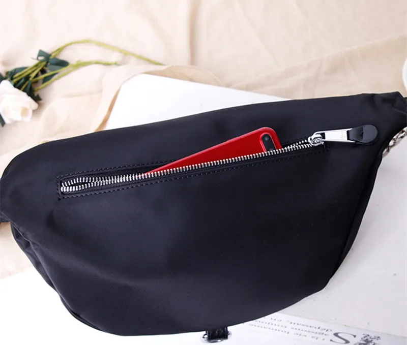 Женская поясная сумка из чистого черного нейлона с металлической пряжкой Bananka