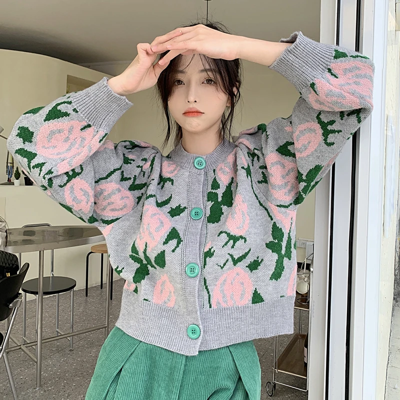 

Traf retro flower color matching lazy wind leisure long sleeve cardigan sweater 2022 spring and autumn new temperament Joker Top