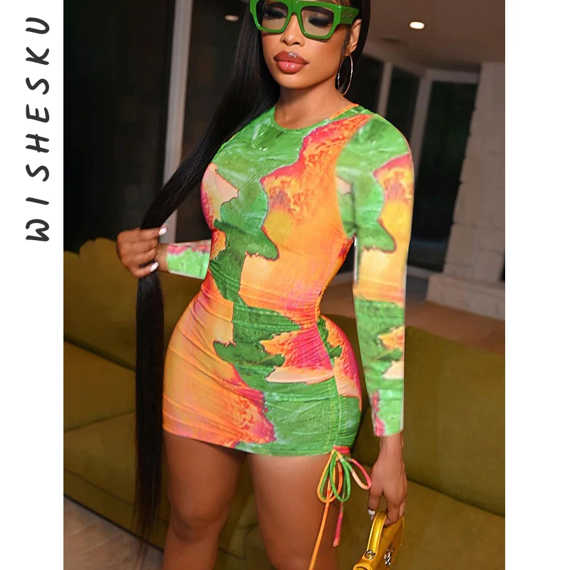 

Женское мини-платье с длинным рукавом, круглым вырезом и принтом