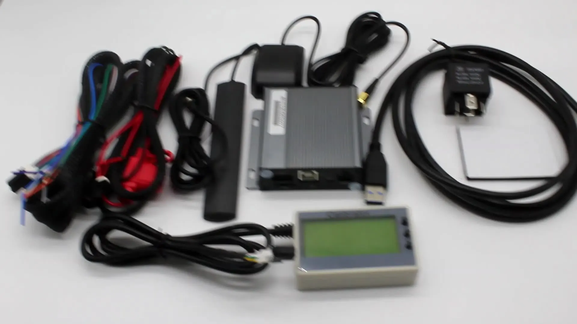 

Quectrix gps speed control digital tachograph QGT100S with gps tracker functions for truck and bus