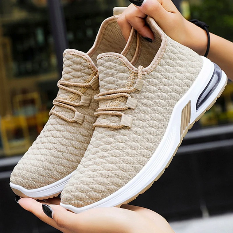 

Women Shoes Fashion Fly Weave Women Casual Shoes 2020 Flats Platform Autumn Women Sneakers air cushion Breathable Women Shoes