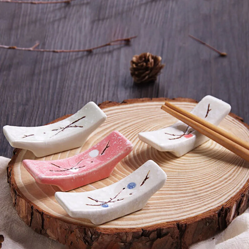 

1pc Ceramic Snowflake Chopsticks Holder Kitchen Chopsticks Pillow Chopstick Rest Chopsticks and fork rack home