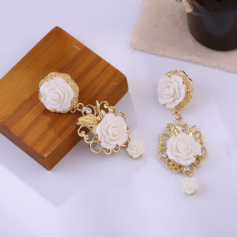 

Baroque Court Style Women Long Dangle Drop Earrings Vintage White Rose Flower Clip On Earrings Exaggerated Jewerly For Party