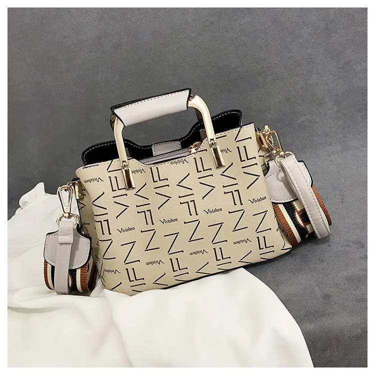 

British Fashion Simple Small Square bag Women's Designer Handbag 2020 High-quality PU leather luis vuiton gg Chain Shoulder bags