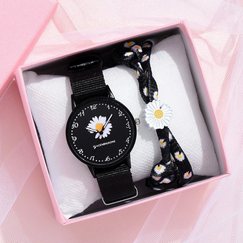 

Small Daisy watch Floral Motif Canvas For Women couple bracelet Watch Set