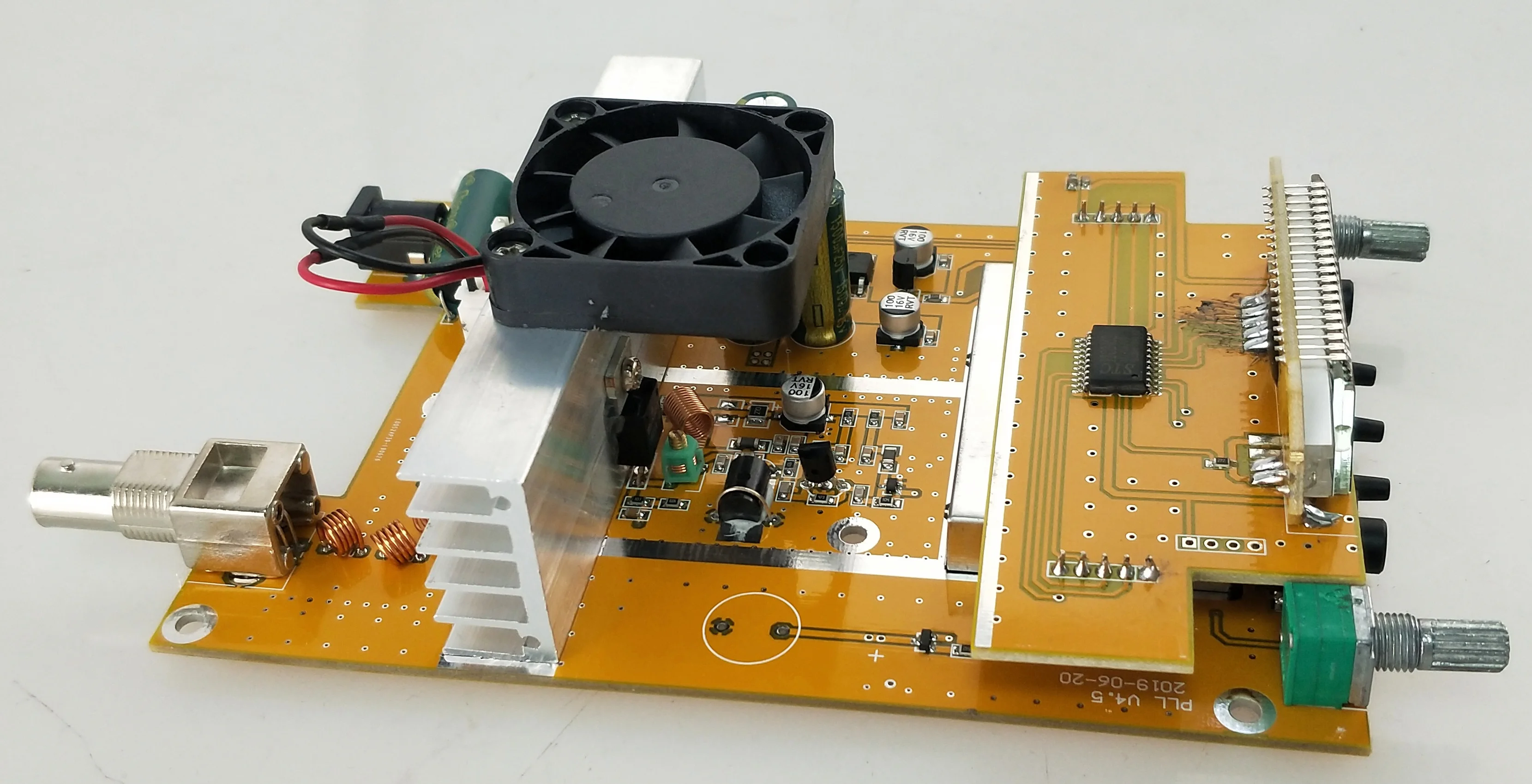 1 5 Вт/15 Вт регулируемый PLL стерео Fm передатчик вещания только PCB + вентилятор |