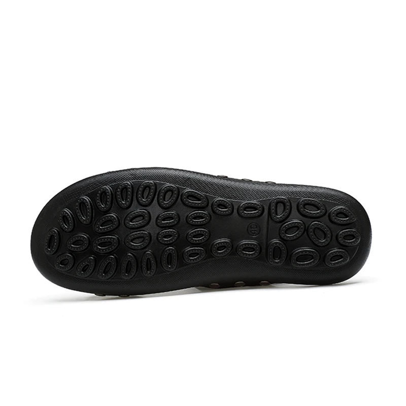

Summer Leather Men Sandals Flat Casual Beach Seaside Man sandal Light Soft Solid Black Rivet Sandals Size 46 47 New 2021