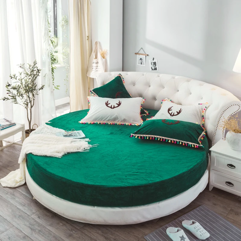 Круглая кровать. Круглая простынь. Постельное белье для круглой кровати. Простынь на резинке в круглую кроватку. Матрас овальный с простыней на резинке.