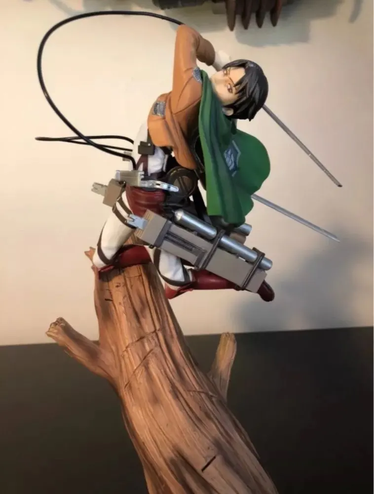 

2020 New Attack On Titan Levi Eren Cartoon Doll -Packed Japanese Figurine Action Figure For Kid Anime Collection PVC 28cm Box