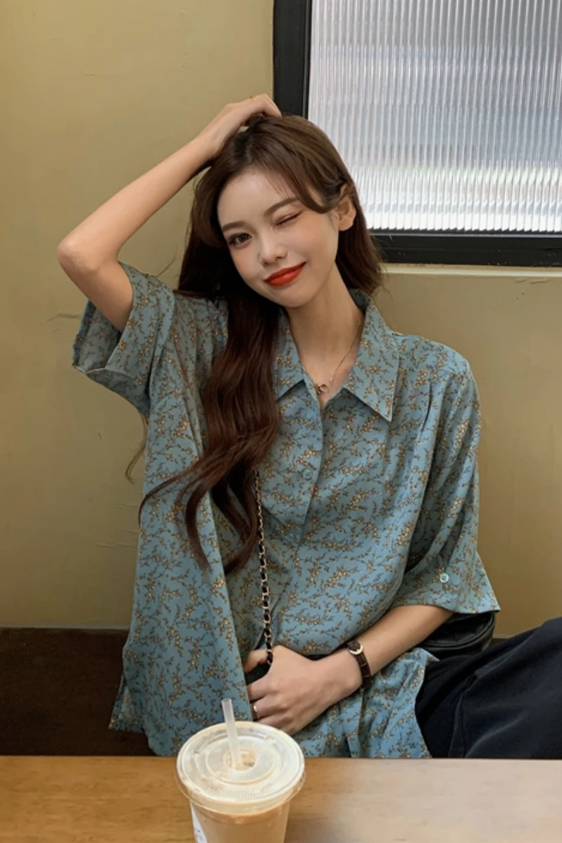 

Flower Pattern Vintage 4 Size S-xl Loose Chiffon Short Sleeve Thin Loose College Wind 2021 Summer Women Shirt