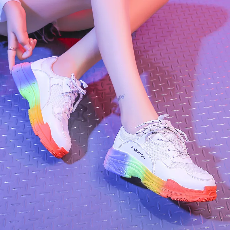Женские кроссовки яркие радужные сияющие стразы Модные Повседневные Туфли