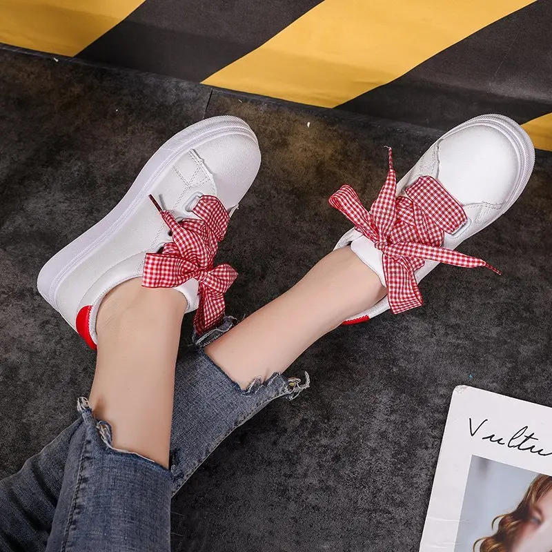 

Thick-soled Canvas Shoes Low-cut Women's Shoes Ladies White Shoes Korean Hand-painted Shoes Casual Single Shoes Sneakers Women