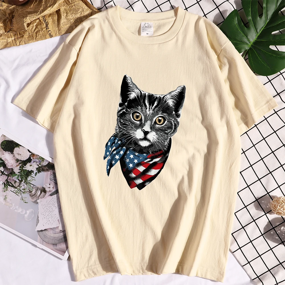 

Summer Cat Wearing Saliva Towel Printing Men's T-shirt Oversized Casual Top O-neck Retro Casual Men's Oversized Loose T-shirt