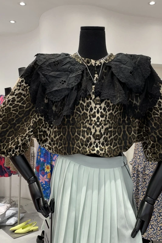 

Summer Leopard Print T-shirt Women 2021 Korean Fashion Elegant Lace Doll Collar Patchwork Short-Sleeved T Shirt Female Loose Top