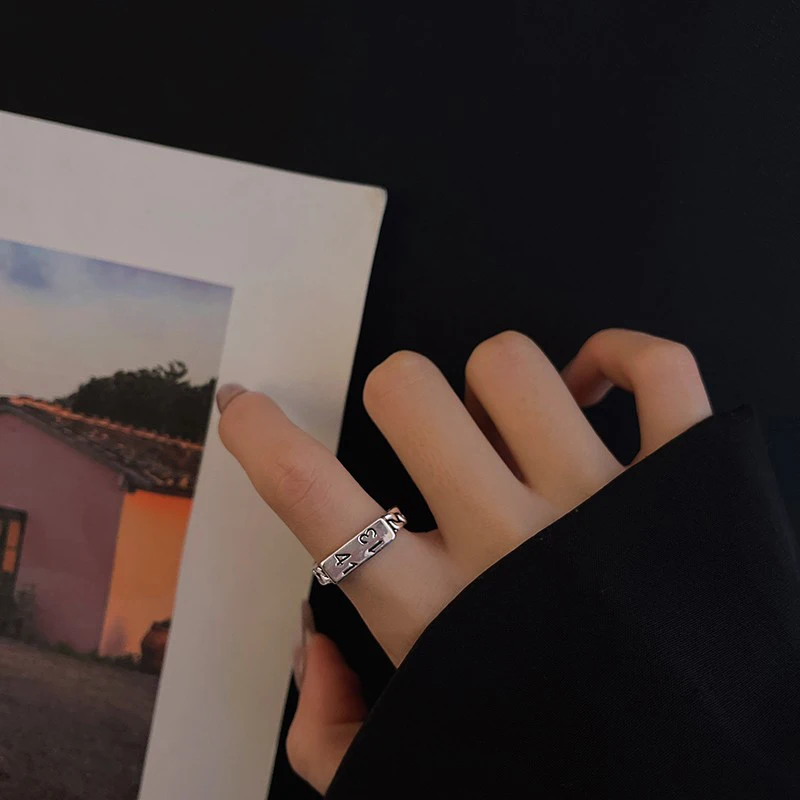 Фото Женское кольцо с сердцем серебристое регулируемое цепочкой в Корейском стиле