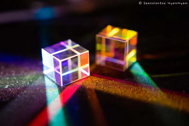 

0.78*0.78*0.78in/1Pcs 20*20*20mm Optical Cube Experiments for Children's Popular Science Spectrum Prism