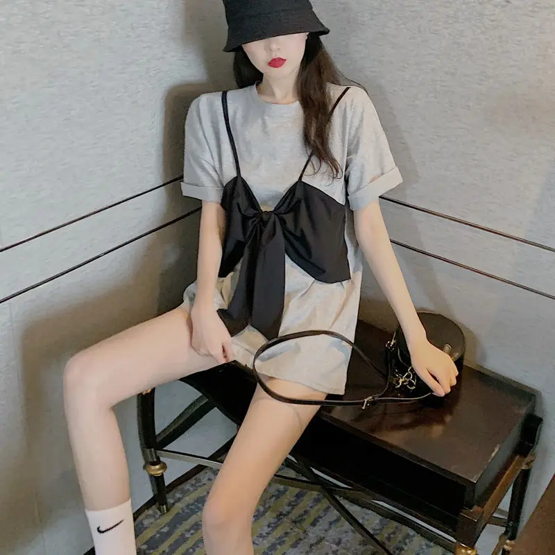 

Female 2021 Summer Korean New Round Neck White/grey Short-sleeved T-shirts + Bowknot Sling Fake Two-piece Suits for Women Y724