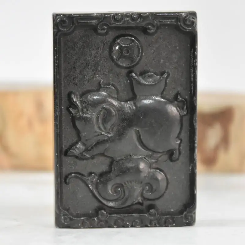 

Китайская тибетская хуншанская культура, античный натуральный метеорит, резной Зодиак, свинья, талисман, коллекция декоративных подвесок, ...