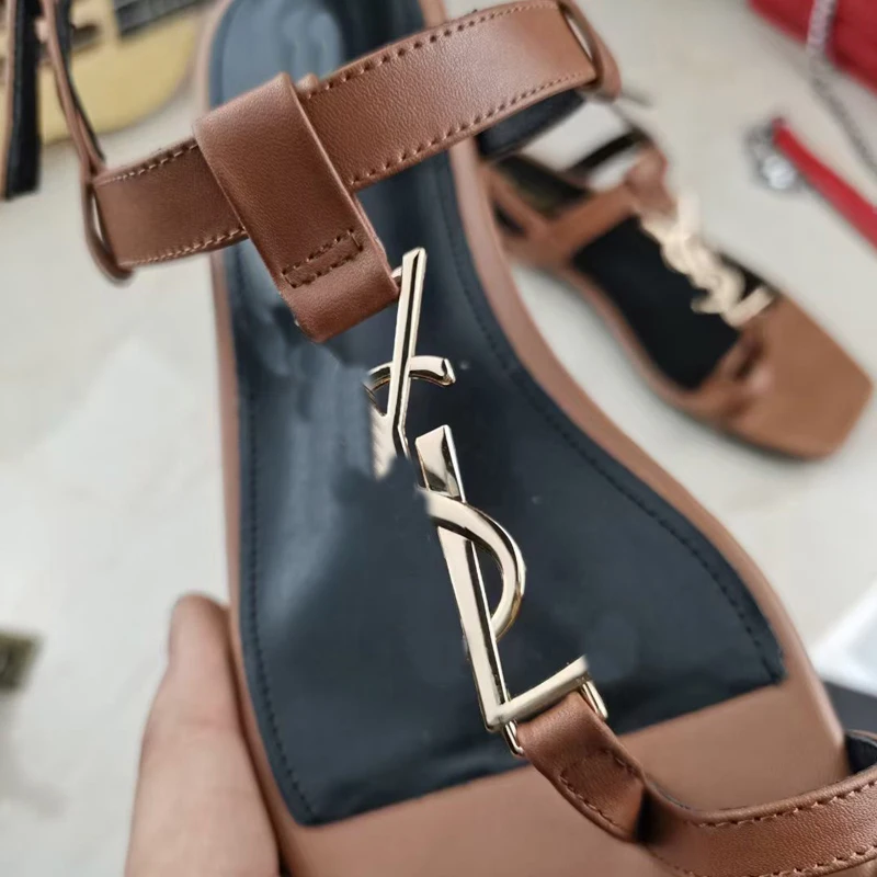 

Brand Summer Women's Flat Sandals New Women Hasp Open Toe Sandals Fashion Comfortable Outdoor Beach Pinch Toe Sandals For Woman