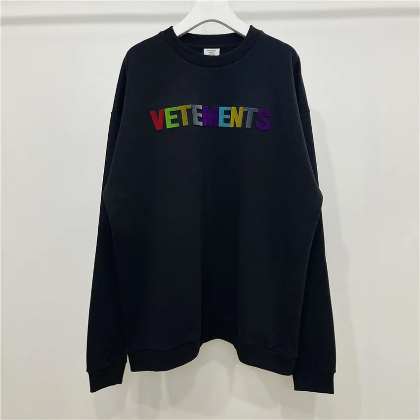

Flocked Logo Vetements Sweatshirt Men Women 1:1 High Quality Rainbow Color Letter Vetements Hoodie Long Sleeve VTM Crewneck