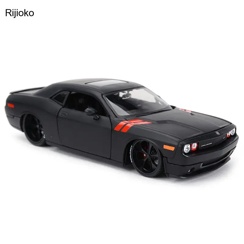 

Challenger Sports Car Static Die Cast Vehicles Collectible Model Car Toys