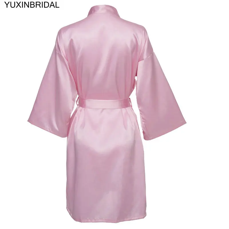 Pink YUXNBRIDAL Атласный халат для невесты, Свадебный банный халат, одежда для невесты, Свадебный Однотонный женский халат до колена - Цвет: Pink
