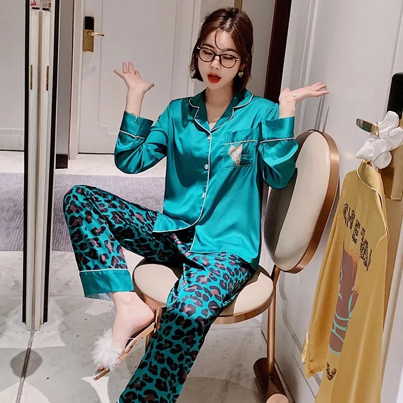 

Пижама женская с леопардовым принтом, шелковая одежда для сна с лацканами, свободная пижама с длинным рукавом, верхняя одежда, комплект из д...