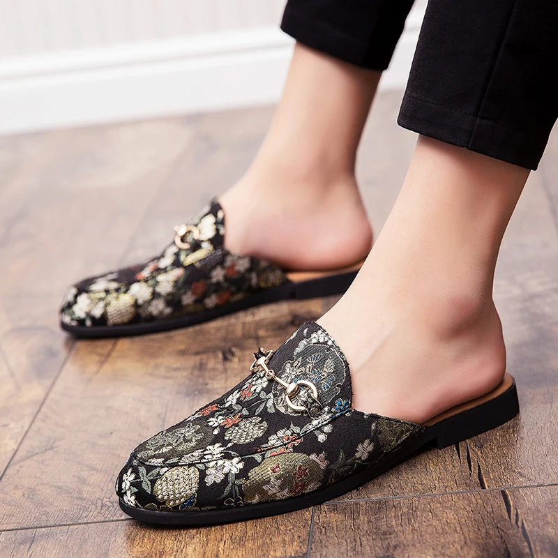 Новинка 2020 года мужская повседневная обувь с вышивкой на плоской подошве лоферы