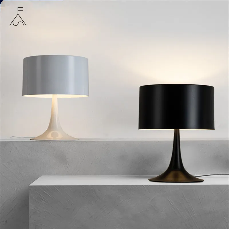 

Современная железная настольная лампа черного и белого цветов