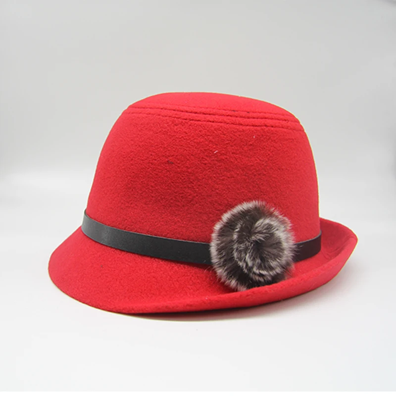 Женские головные уборы с помпонами из натурального меха и кружевными цветами