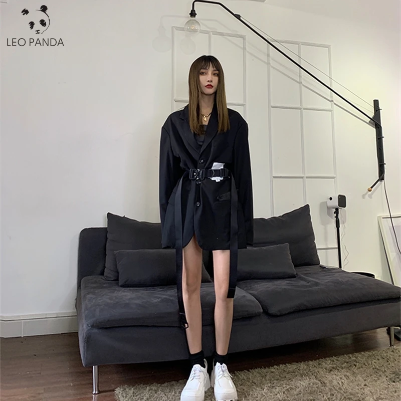 Женская куртка с поясом свободная Черная отложным воротником и длинным рукавом