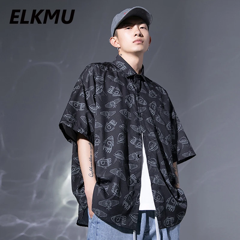 

ELKMU Harajuku Cartoon Graffiti Shirt Men Streetwear Green Shirts Short Sleeve Summer Fashion Loose Tops Male HM089