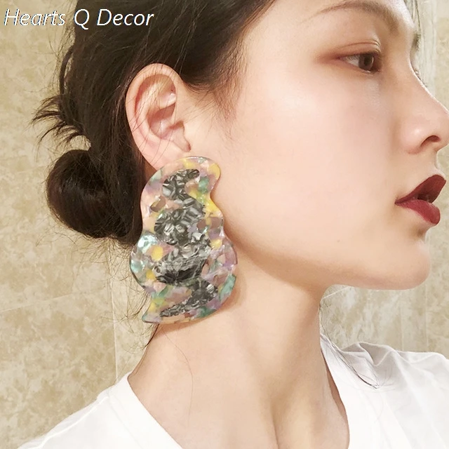 Уникальные волнистые серьги гвоздики с эпоксидной смолой редкие вечерние