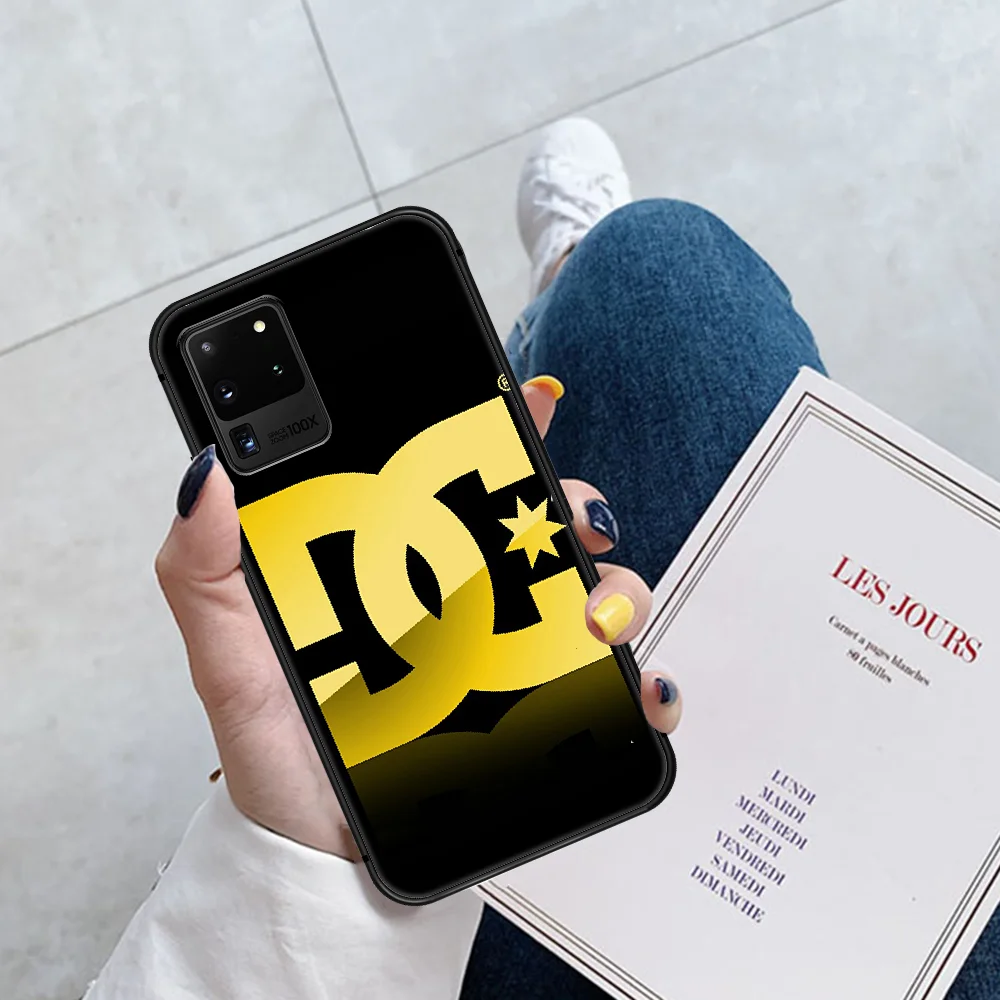 

Luxury Fashion Italy Brand Phone Case Cover Hull For Samsung Galaxy S 6 7 8 9 10 e 20 Edge Uitra Note 8 9 10 Plus black Cell 3D