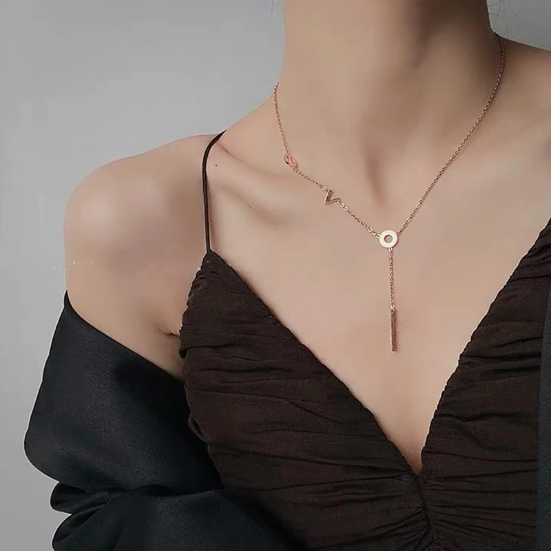 

New style personality stainless steel multiple letter pendant necklace initial letter collar fashion ladies banquet accessories