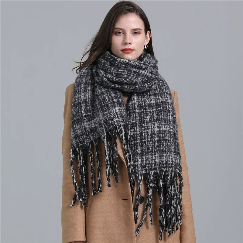 

Новинка 2022, модный и элегантный женский шарф Disney в европейском и американском стиле, красивый и атмосферный шарф