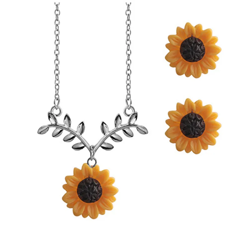 

Golden Sunflowers Earrings For Women Fresh Charming Lovely Cute Simplicity Style Daisy Flower Trendy Ear Studs