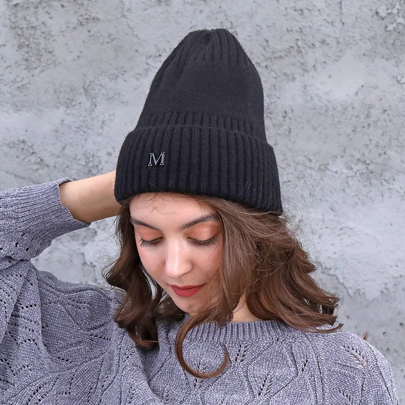 Женская шапка с буквенным принтом M Beanies однотонная шерстяная утолщенная зимняя