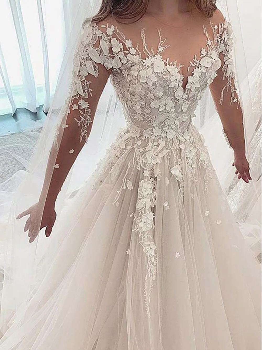 

Vestidos De Novia 2020 Beading Button Sheer Back Bridal Gowns Ball Gown Lace Applique Wedding Dress Robe De Mariee